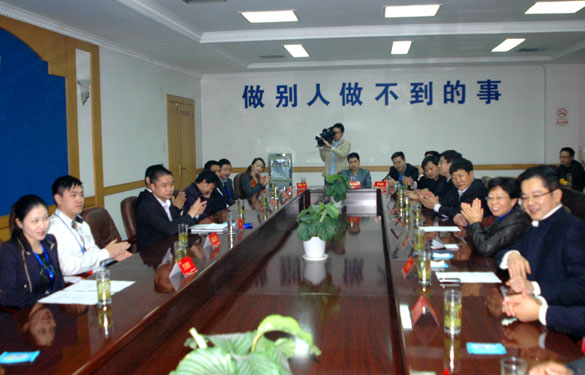 溧阳市青商会会员来江苏上上电缆集团参观、座谈