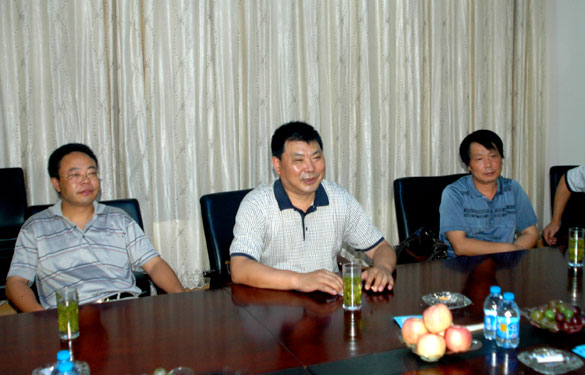 江苏省质监局质量处副处长祁宁清一行来上上集团考察