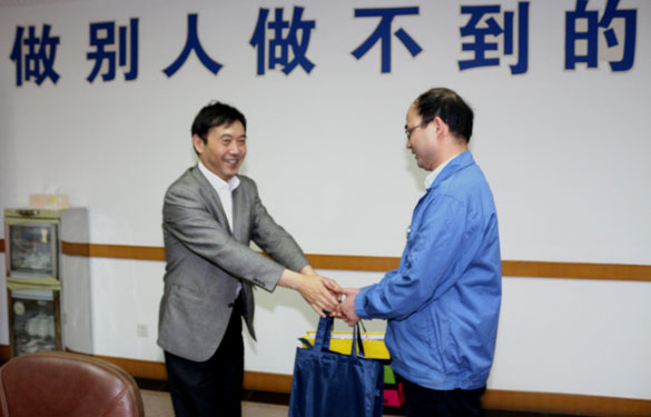 2015年5月12日，溧阳市总工会领导到上上电缆慰问劳动模范