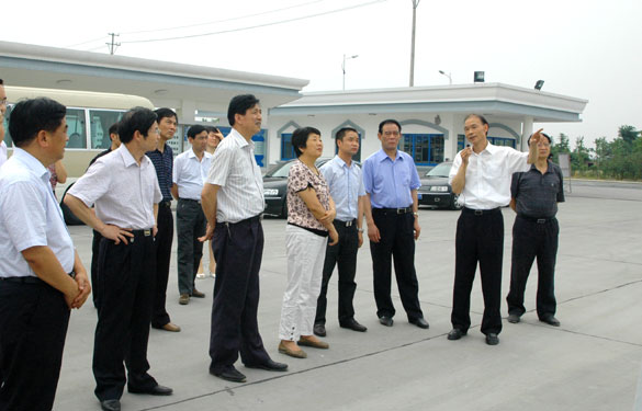 溧阳市人大常委会领导视察上上集团超高压电缆项目建设情况
